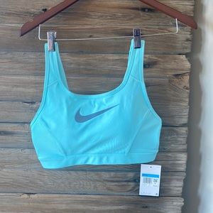 NWT Nike sports bra